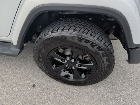 Used 2023 Jeep Wrangler Unlimited Sahara image 16