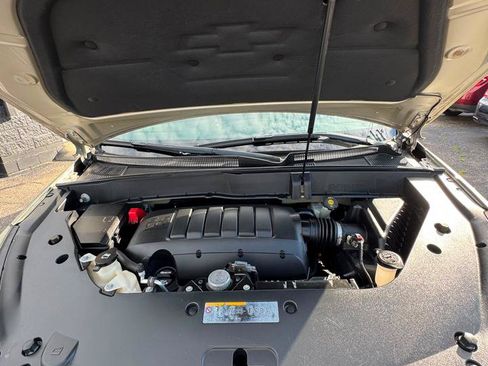 Used 2016 Chevrolet Traverse LT w/ Style and Technology Package FWD image 24