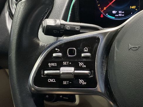 Certified 2023 Mercedes-Benz EQB 250+ w/ Exclusive Package image 11