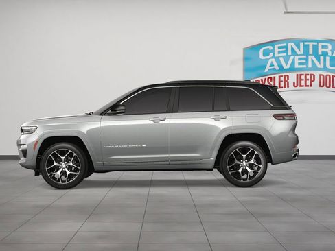 New 2025 Jeep Grand Cherokee Summit image 3
