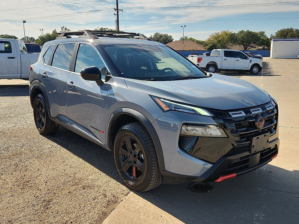 Used 2026 Nissan Rogue SV AWD/4WD image 5