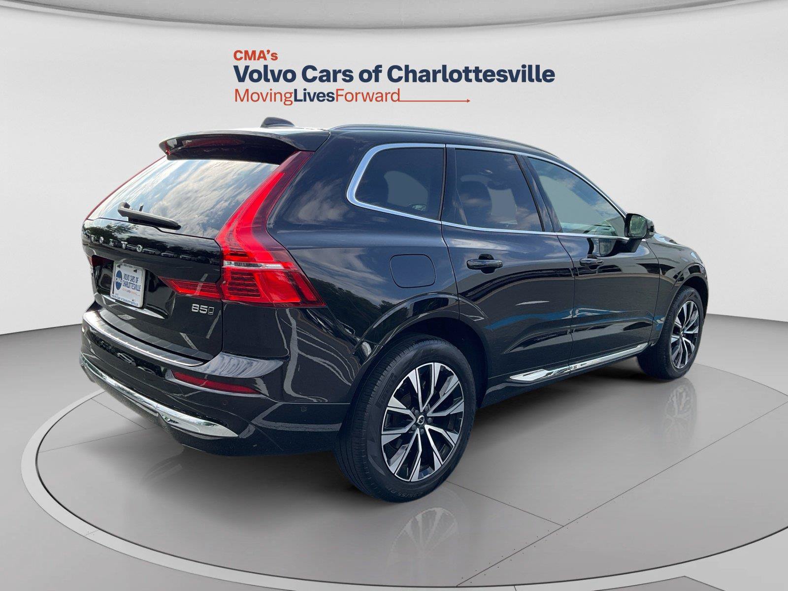 Certified 2023 Volvo XC60 B5 Plus AWD/4WD image 5