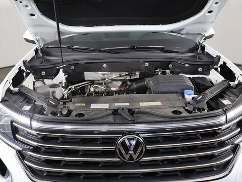 Used 2025 Volkswagen Atlas SE AWD/4WD image 20