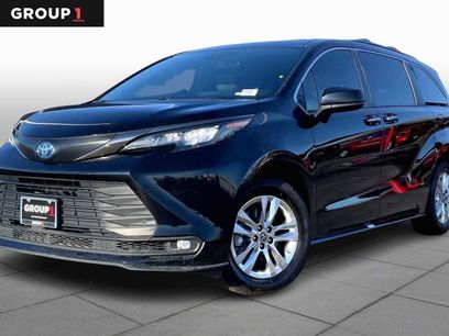 Used 2023 Toyota Sienna XLE Woodland Edition