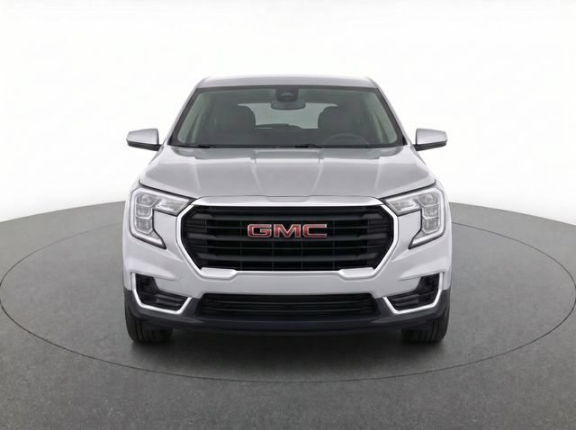 Used 2024 GMC Terrain SLE AWD/4WD image 5