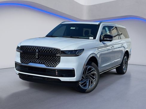 New 2026 Lincoln Navigator L Reserve image 2