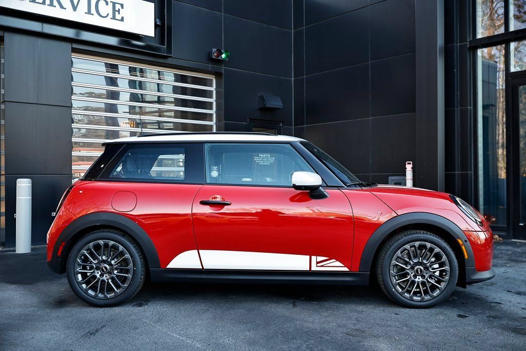 New 2026 MINI Cooper 2-Door Hardtop FWD image 4
