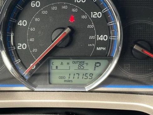 Used 2015 Toyota RAV4 Limited AWD/4WD image 9