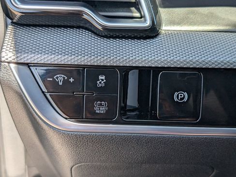 Certified 2023 Kia Sportage LX AWD/4WD image 32