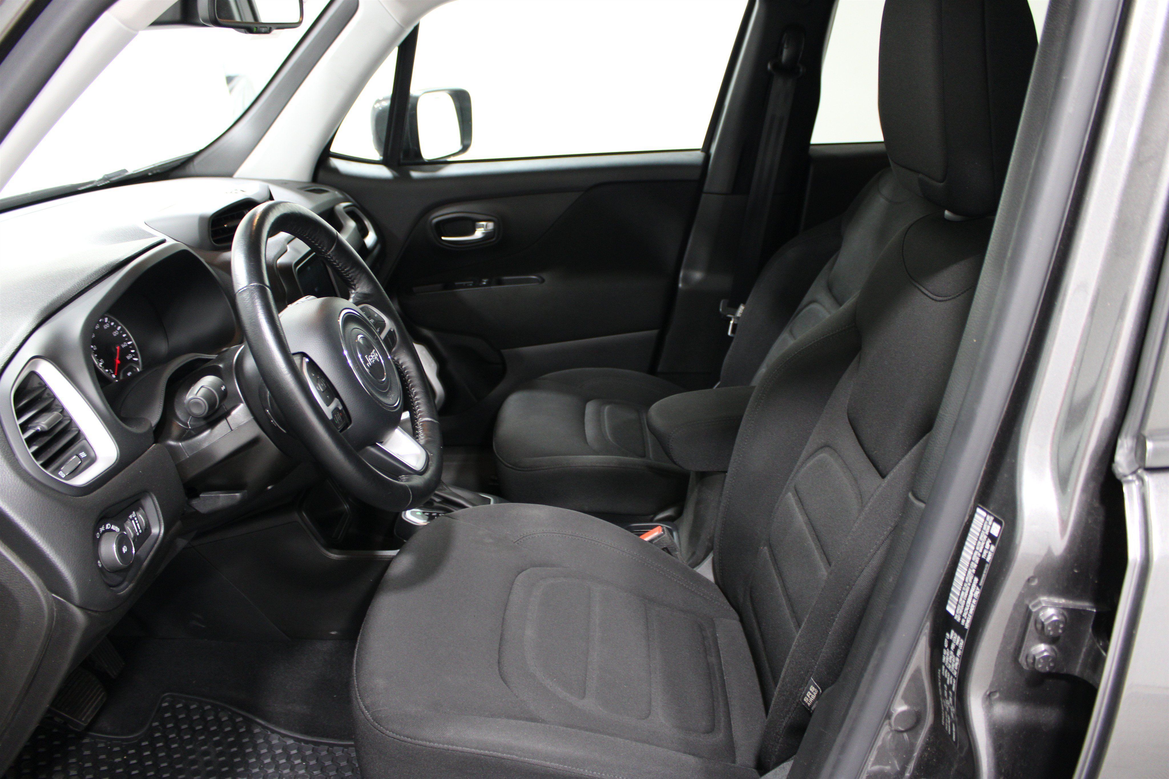Used 2021 Jeep Renegade Latitude w/ Convenience Group FWD image 10