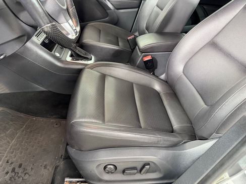 Used 2016 Volkswagen Tiguan R-Line FWD image 12
