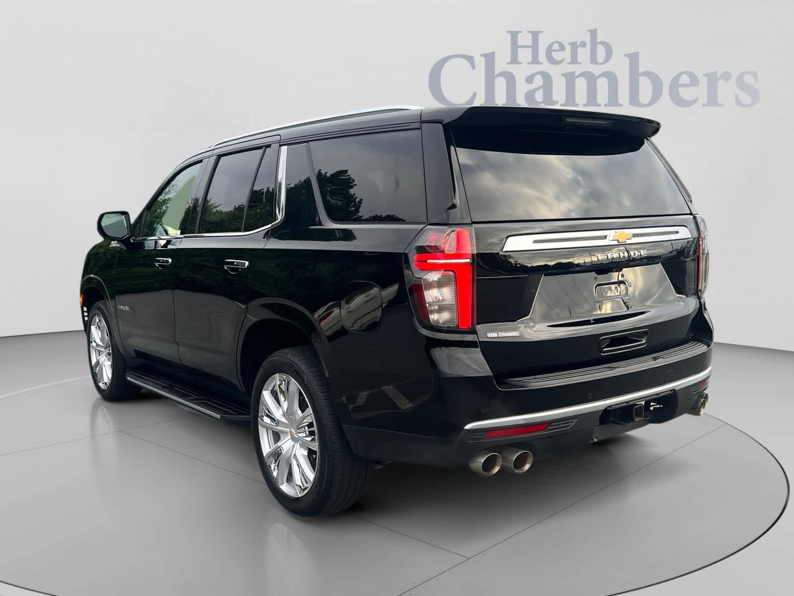 Used 2024 Chevrolet Tahoe High Country AWD/4WD image 3