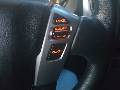 Used 2017 Nissan Titan SV image 44