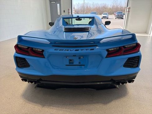 Used 2022 Chevrolet Corvette Stingray Premium Conv w/ Z51 Performance Package RWD image 5