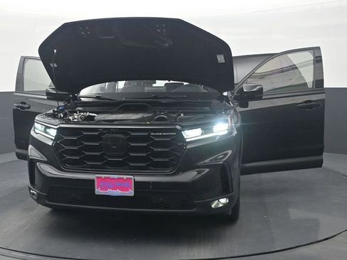 Used 2025 Honda Pilot Black Edition image 37