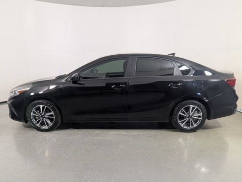 Used 2023 Kia Forte LXS FWD image 4