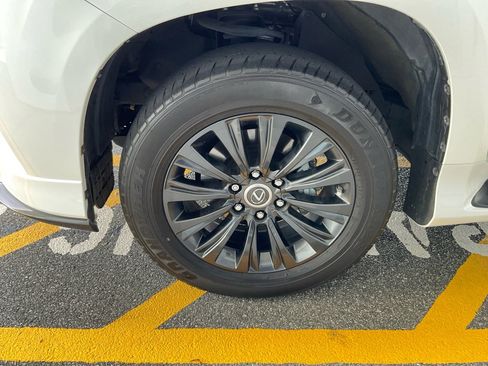 Used 2023 Lexus GX 460 Luxury w/ Sport Design Package image 29