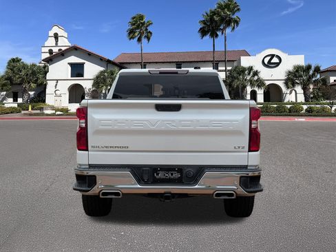Used 2022 Chevrolet Silverado 1500 LTZ AWD/4WD image 3