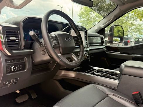 Used 2024 Ford F250 Lariat w/ Black Appearance Package AWD/4WD image 9