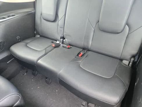 Used 2015 INFINITI QX80 4WD w/ Deluxe Technology Package image 14