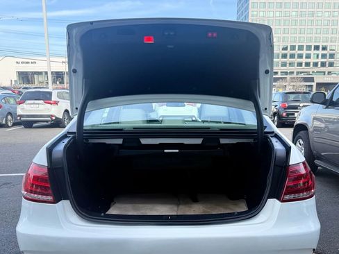Used 2014 Mercedes-Benz E 350 4MATIC Sedan image 46