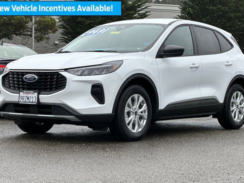 Used 2025 Ford Escape Active w/ Cold Weather Package image 8