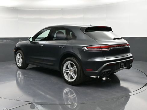 Certified 2025 Porsche Macan image 3