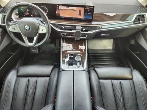 Used 2023 BMW X7 xDrive40i AWD/4WD image 29