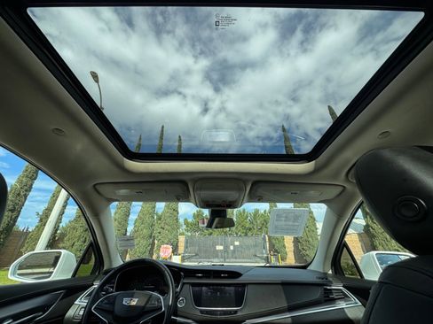 Used 2018 Cadillac XT5 Luxury w/ Driver Awareness Package image 16