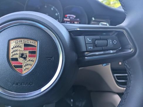 Used 2026 Porsche Macan AWD/4WD image 16