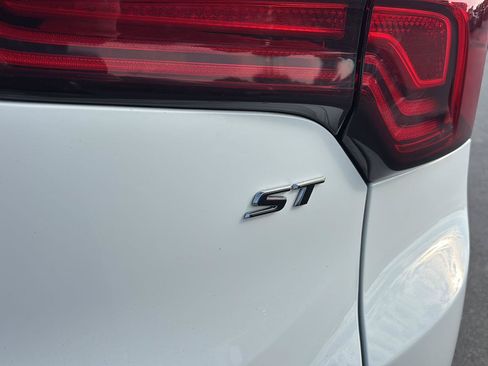 Used 2024 Buick Encore GX Sport Touring FWD image 13