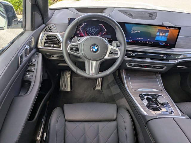 Used 2026 BMW X7 xDrive40i w/ M Sport Package AWD/4WD image 19