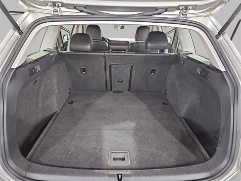 Used 2015 Volkswagen Golf S image 12