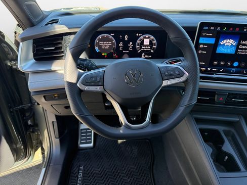 New 2026 Volkswagen Tiguan SE R-Line image 10