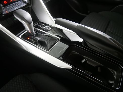 New 2025 Mitsubishi Eclipse Cross LE image 6