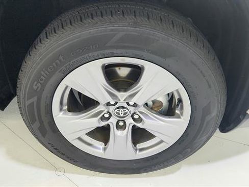 Used 2025 Toyota RAV4 XLE FWD image 27