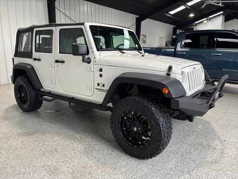 Used 2009 Jeep Wrangler Unlimited X AWD/4WD image 4