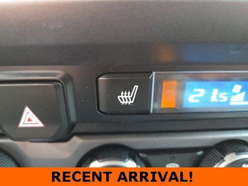 Used 2021 Toyota Tacoma TRD Off-Road image 8