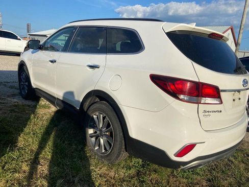 Used 2017 Hyundai Santa Fe SE AWD/4WD image 4