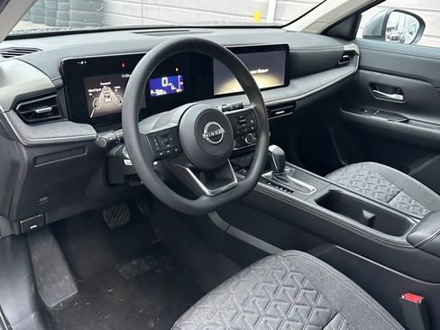 Used 2025 Nissan Kicks SV image 11