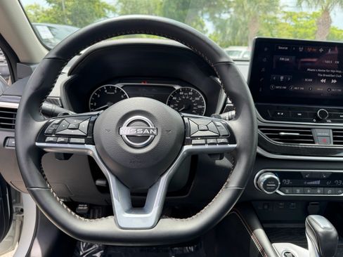 Certified 2025 Nissan Altima 2.5 SR w/ SR Premium Package FWD image 18