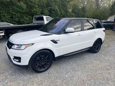 Used 2016 Land Rover Range Rover Sport SE image 3