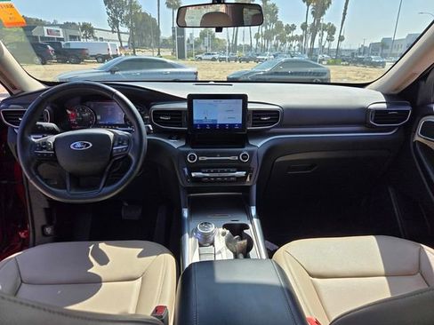 Used 2020 Ford Explorer XLT w/ Equipment Group 202A RWD image 15