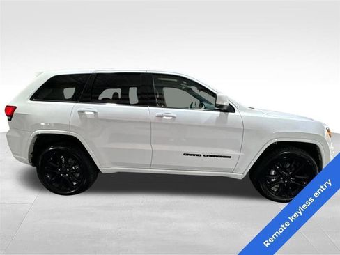 Used 2020 Jeep Grand Cherokee Altitude AWD/4WD image 4