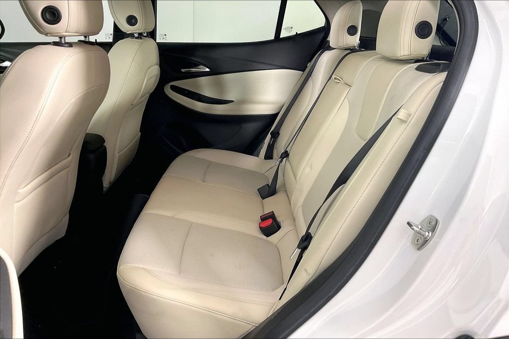 Certified 2022 Buick Encore GX Select FWD image 2