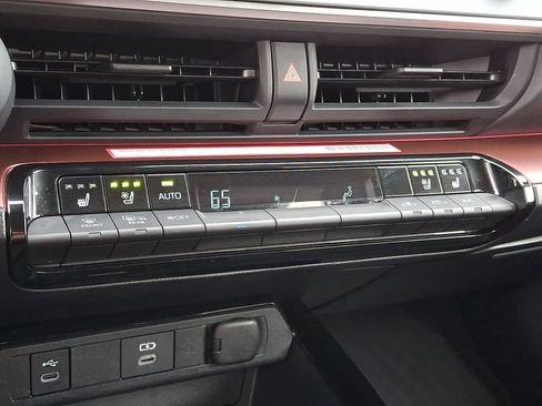 Used 2024 Toyota Prius Prime Premium w/ Advanced Technology Package FWD image 19