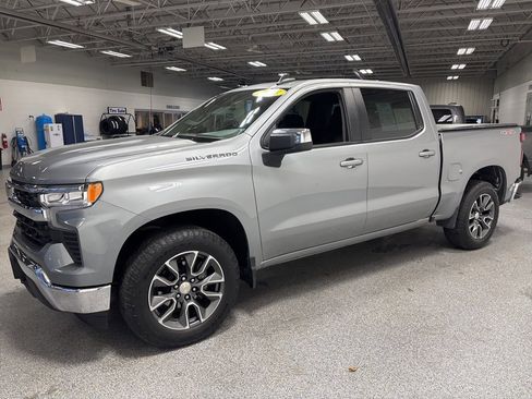 Used 2023 Chevrolet Silverado 1500 LT image 3