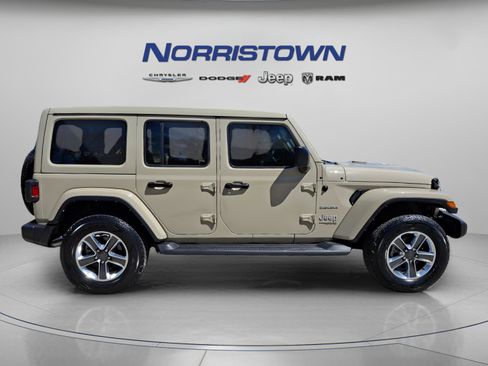 Used 2022 Jeep Wrangler Unlimited Sahara w/ Cold Weather Group image 7