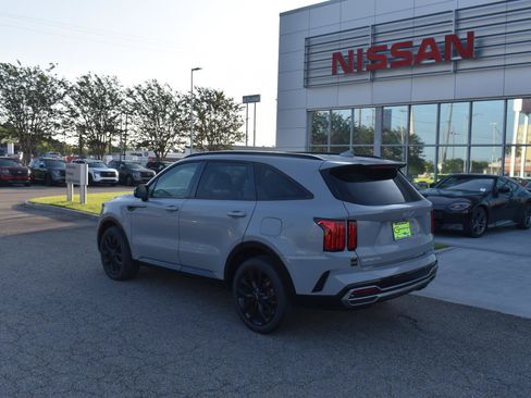 Used 2023 Kia Sorento SX AWD/4WD image 6