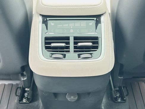 New 2026 Volvo XC90 B6 Plus w/ Protection Package Premier image 23